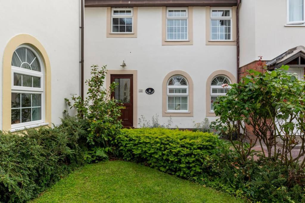 A Cheerful Three Bedroom House In Leafy Lytham Lytham St Annes Zewnętrze zdjęcie