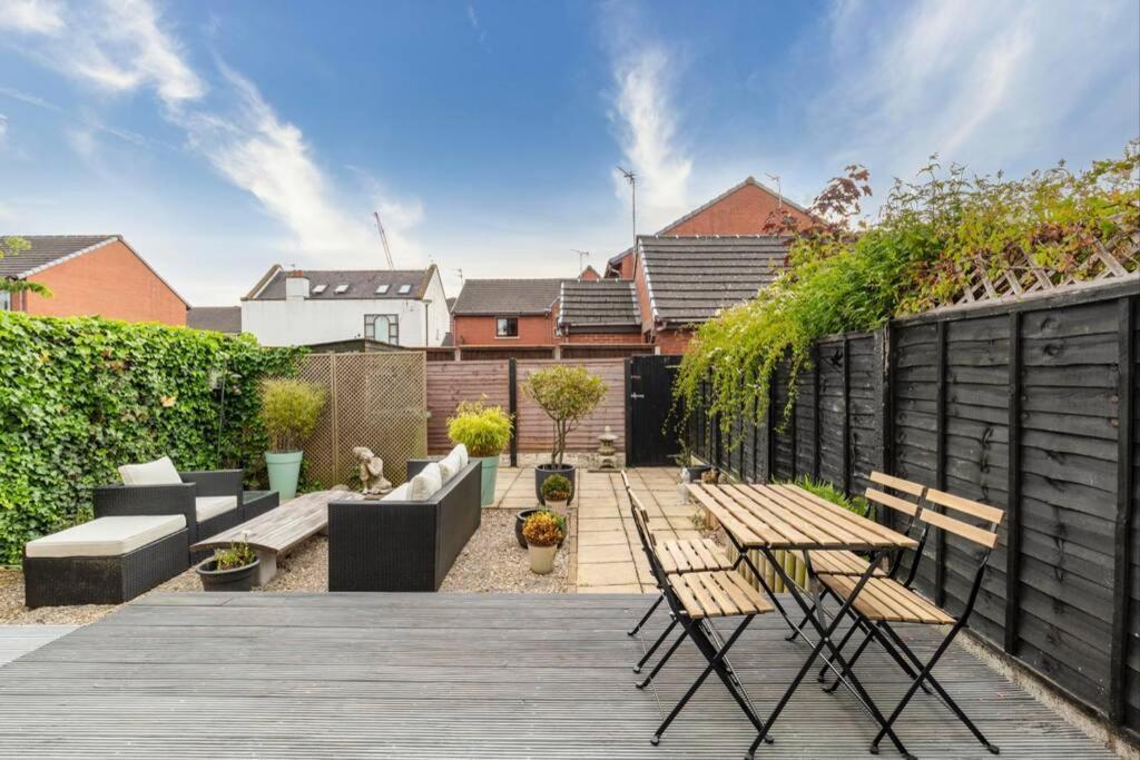 A Cheerful Three Bedroom House In Leafy Lytham Lytham St Annes Zewnętrze zdjęcie